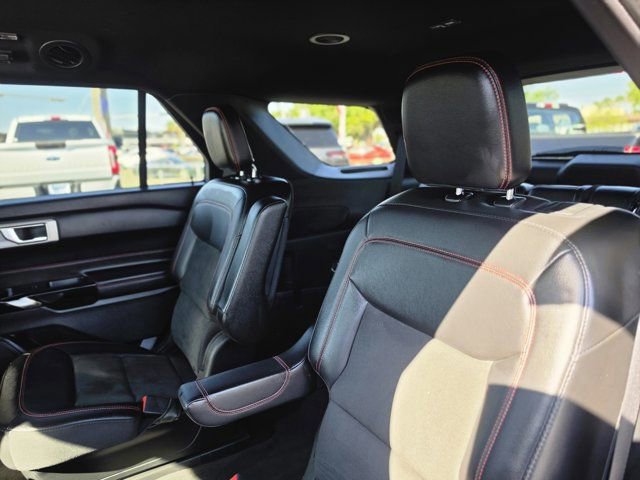 Certified 2022 Ford Explorer ST-Line w/ Class IV Trailer Tow Package image 12