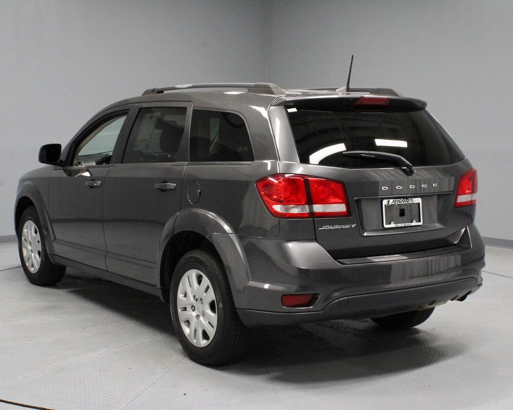 Used 2019 Dodge Journey SE w/ Connectivity Group FWD image 7