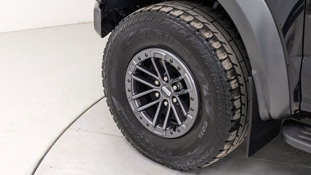 Certified 2019 Ford F150 Raptor w/ Equipment Group 802A Luxury image 5