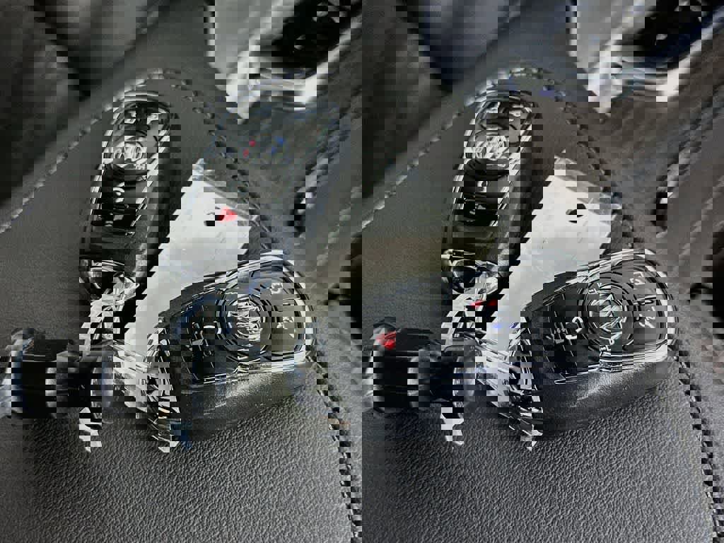 Used 2023 Buick Enclave Avenir w/ Avenir Technology Package AWD/4WD image 25