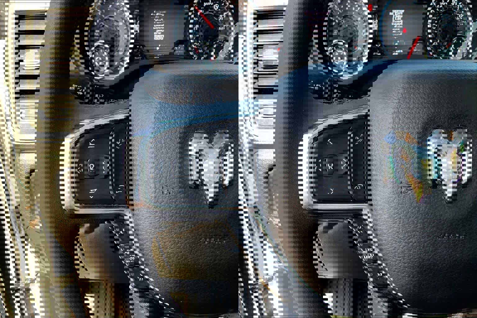 Used 2025 RAM 1500 Laramie w/ Laramie Southwest Edition image 24