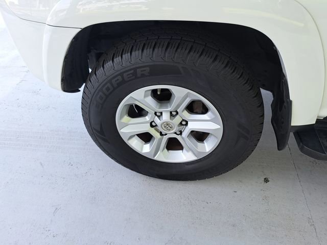 Used 2020 Toyota 4Runner SR5 Premium w/ Moonroof Package AWD/4WD image 29