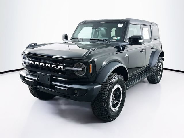 Certified 2024 Ford Bronco Outer Banks w/ Sasquatch Package AWD/4WD image 3