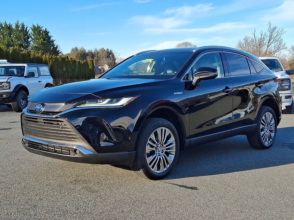 Used 2021 Toyota Venza XLE image 3