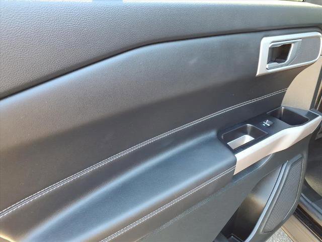 Certified 2023 Ford Explorer XLT w/ Equipment Group 202A AWD/4WD image 19