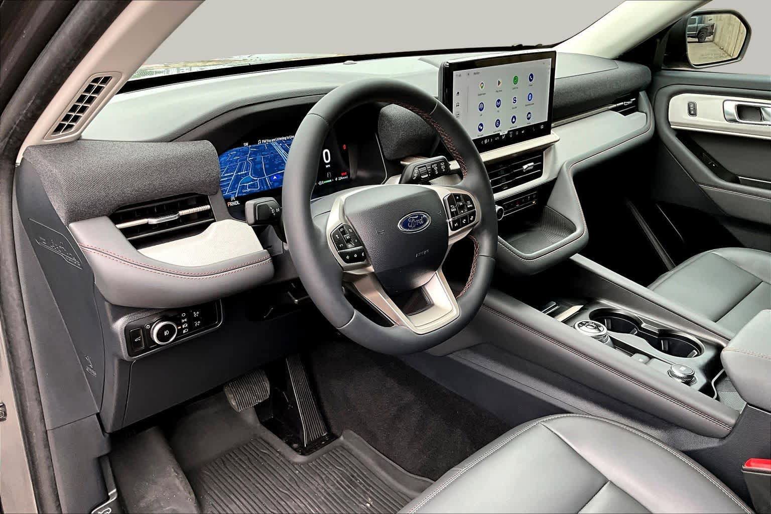 Certified 2025 Ford Explorer Active w/ Active Comfort Package RWD image 18