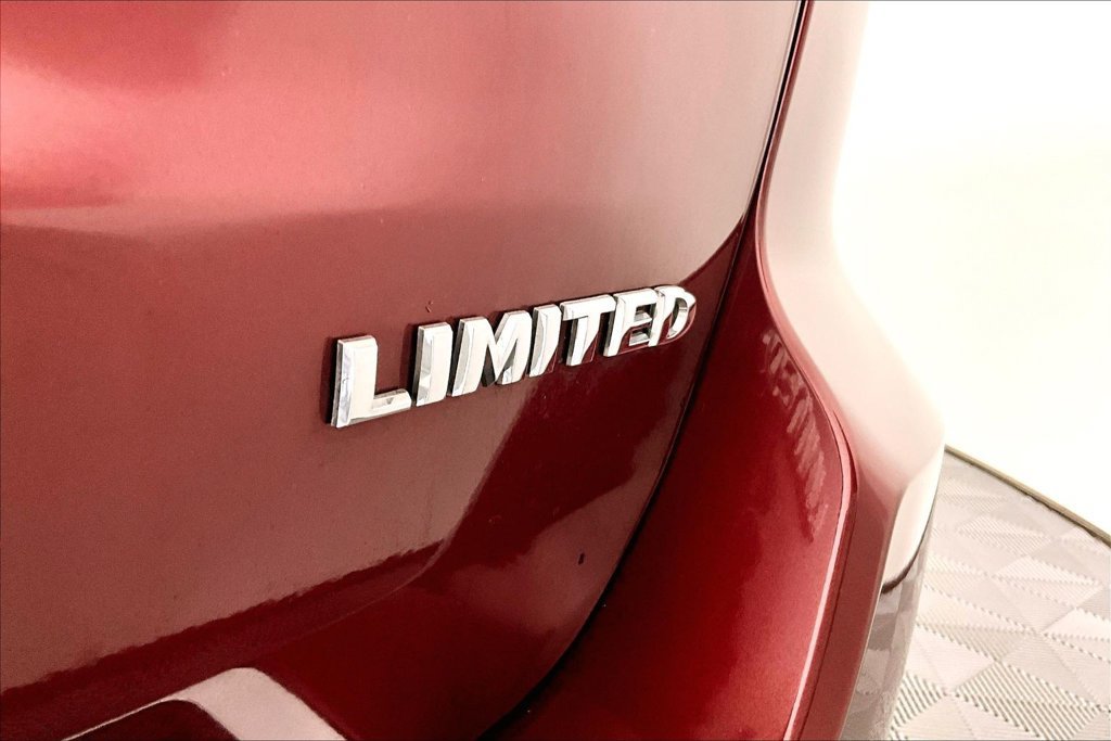 Used 2018 Jeep Grand Cherokee Limited AWD/4WD image 14