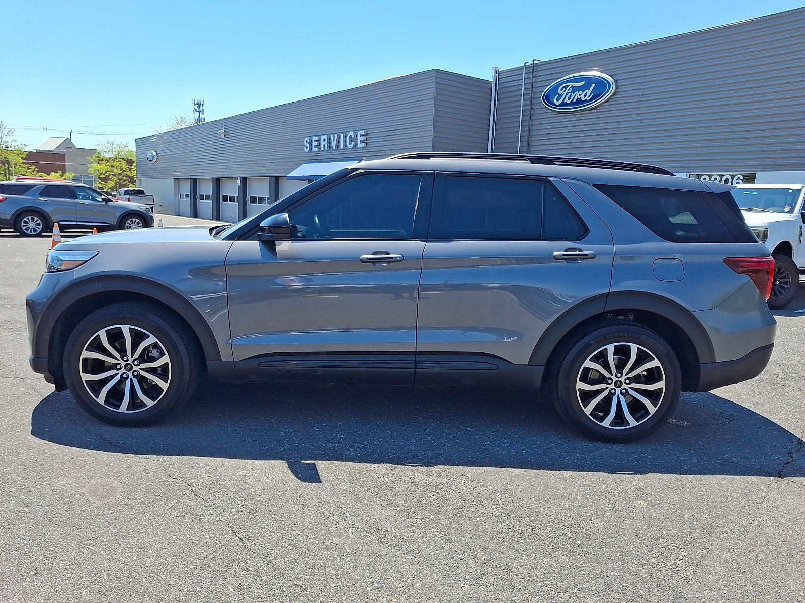 Certified 2022 Ford Explorer ST-Line AWD/4WD image 6