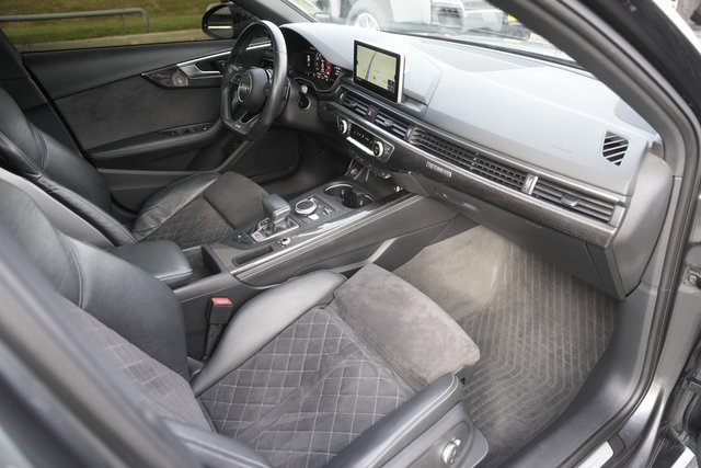 Used 2019 Audi S4 Premium Plus w/ Premium Plus Package image 18