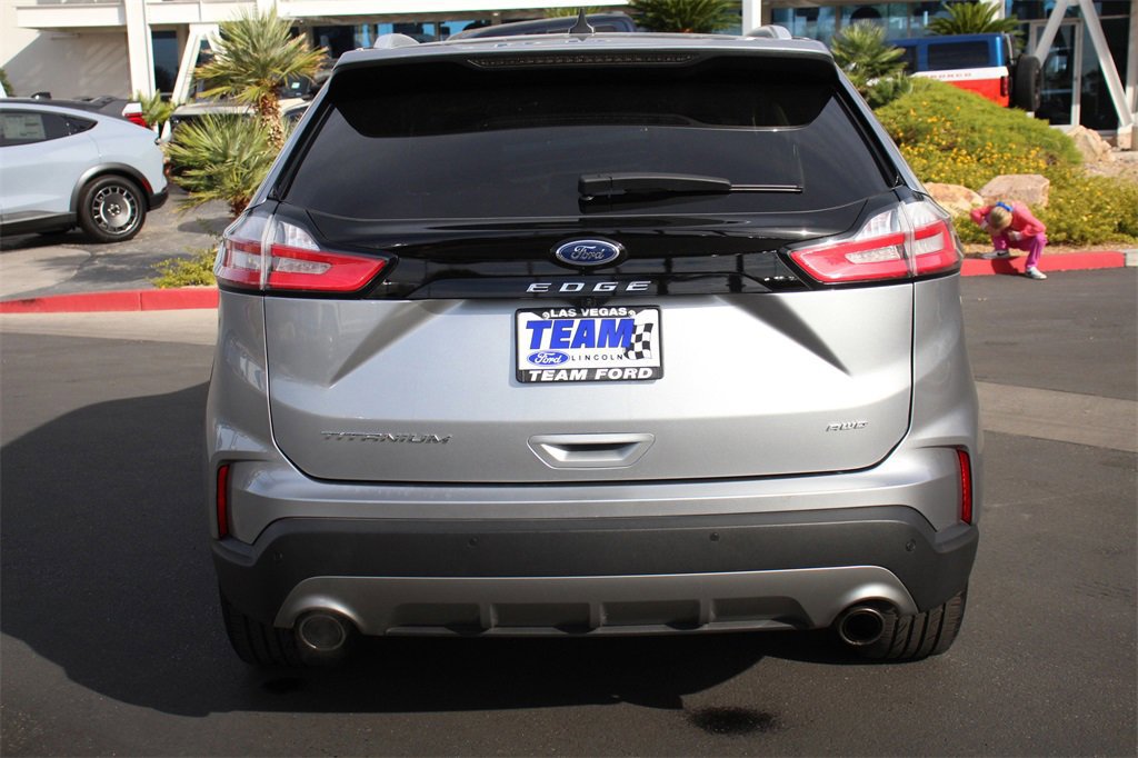 Certified 2022 Ford Edge Titanium image 5