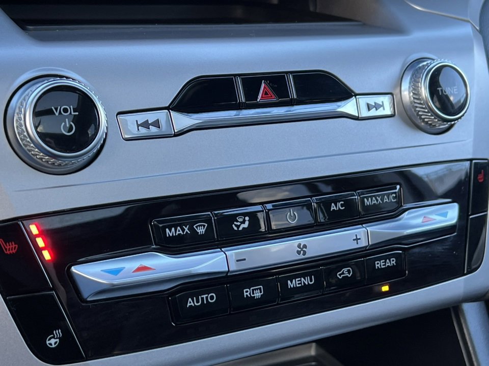 Certified 2022 Ford Explorer XLT w/ Equipment Group 202A image 32