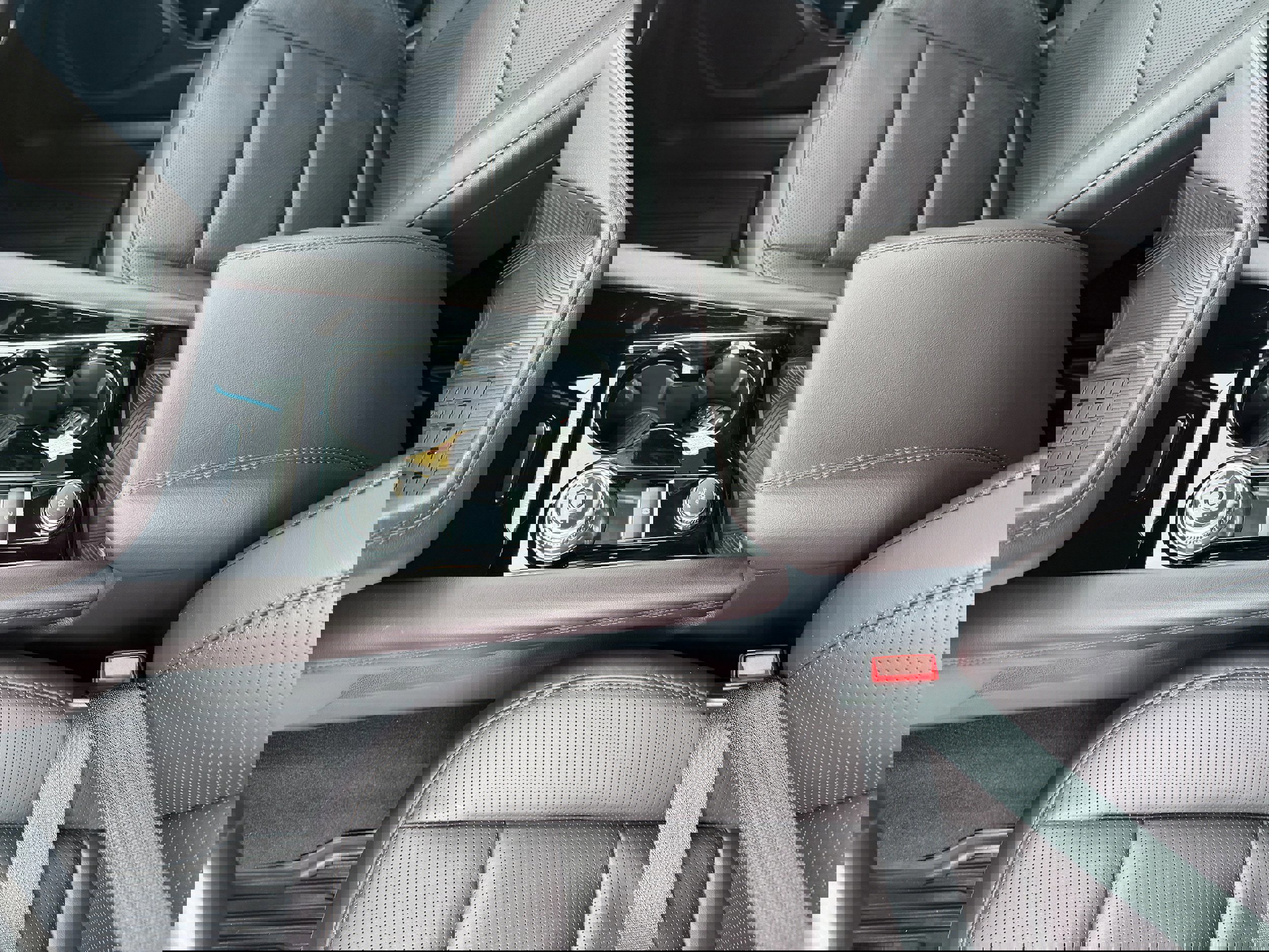 Certified 2025 Ford Explorer Platinum w/ Ultimate Package image 24