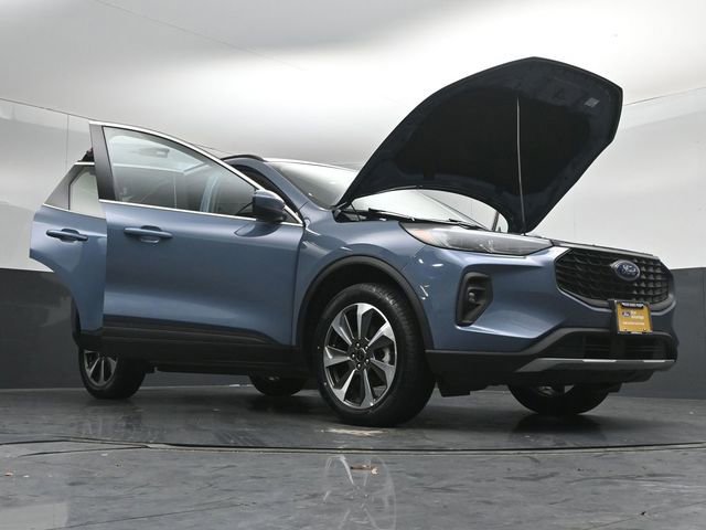 Certified 2025 Ford Escape Platinum AWD/4WD image 52