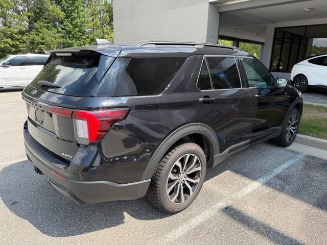 Certified 2025 Ford Explorer ST-Line AWD/4WD image 4