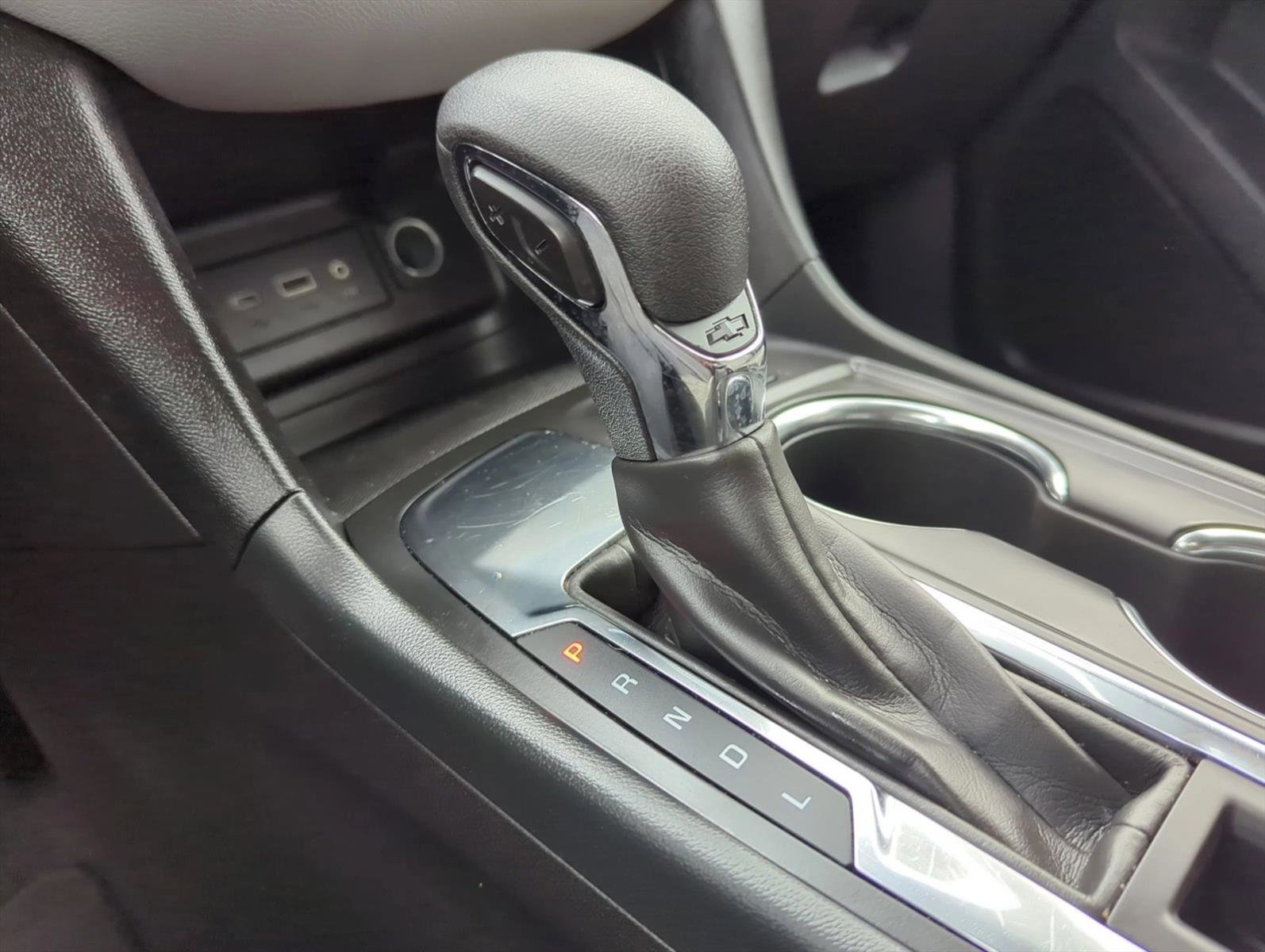 Used 2024 Chevrolet Equinox LT FWD image 13