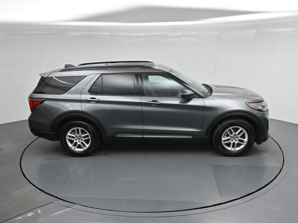 Certified 2025 Ford Explorer Active image 9