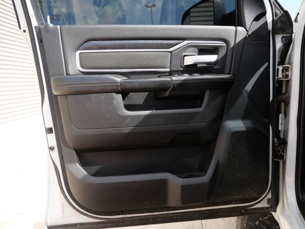 Used 2022 RAM 2500 Big Horn w/ Night Edition AWD/4WD image 15