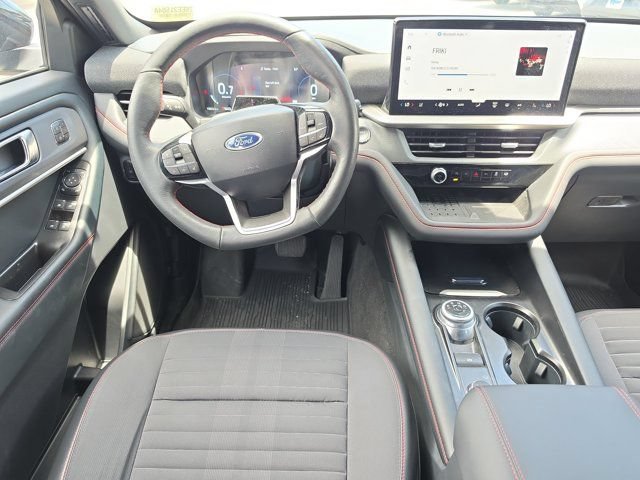 Certified 2025 Ford Explorer ST-Line w/ Premium Package RWD image 17