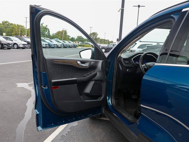 Certified 2020 Ford Escape Titanium w/ Titanium Premium Package 2.0 AWD/4WD image 19