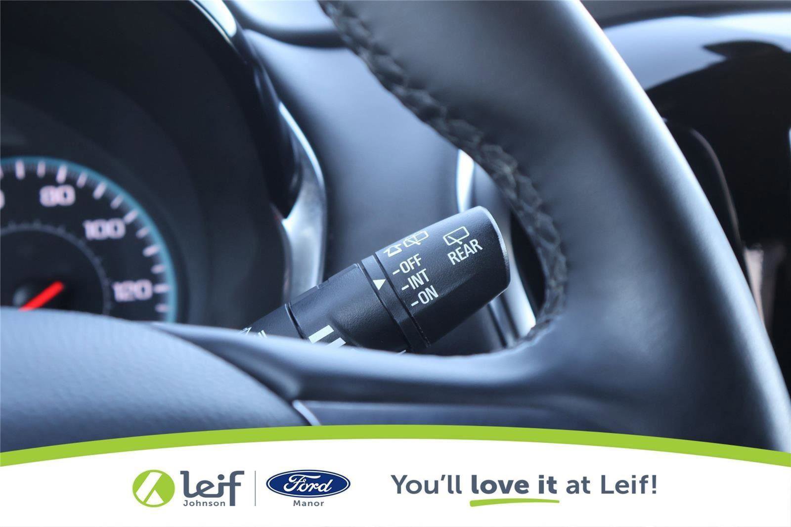 Used 2023 Chevrolet Traverse LT image 19