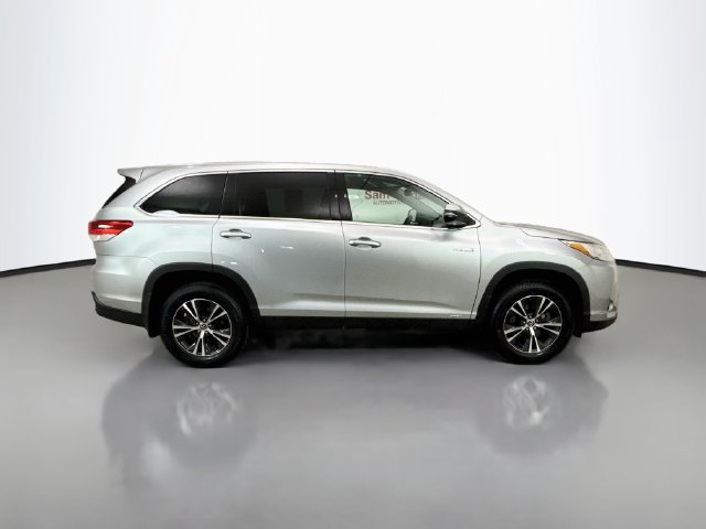 Used 2019 Toyota Highlander LE AWD/4WD image 8