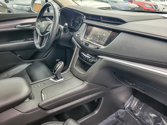 Used 2018 Cadillac XT5 Luxury w/ Driver Awareness Package image 26