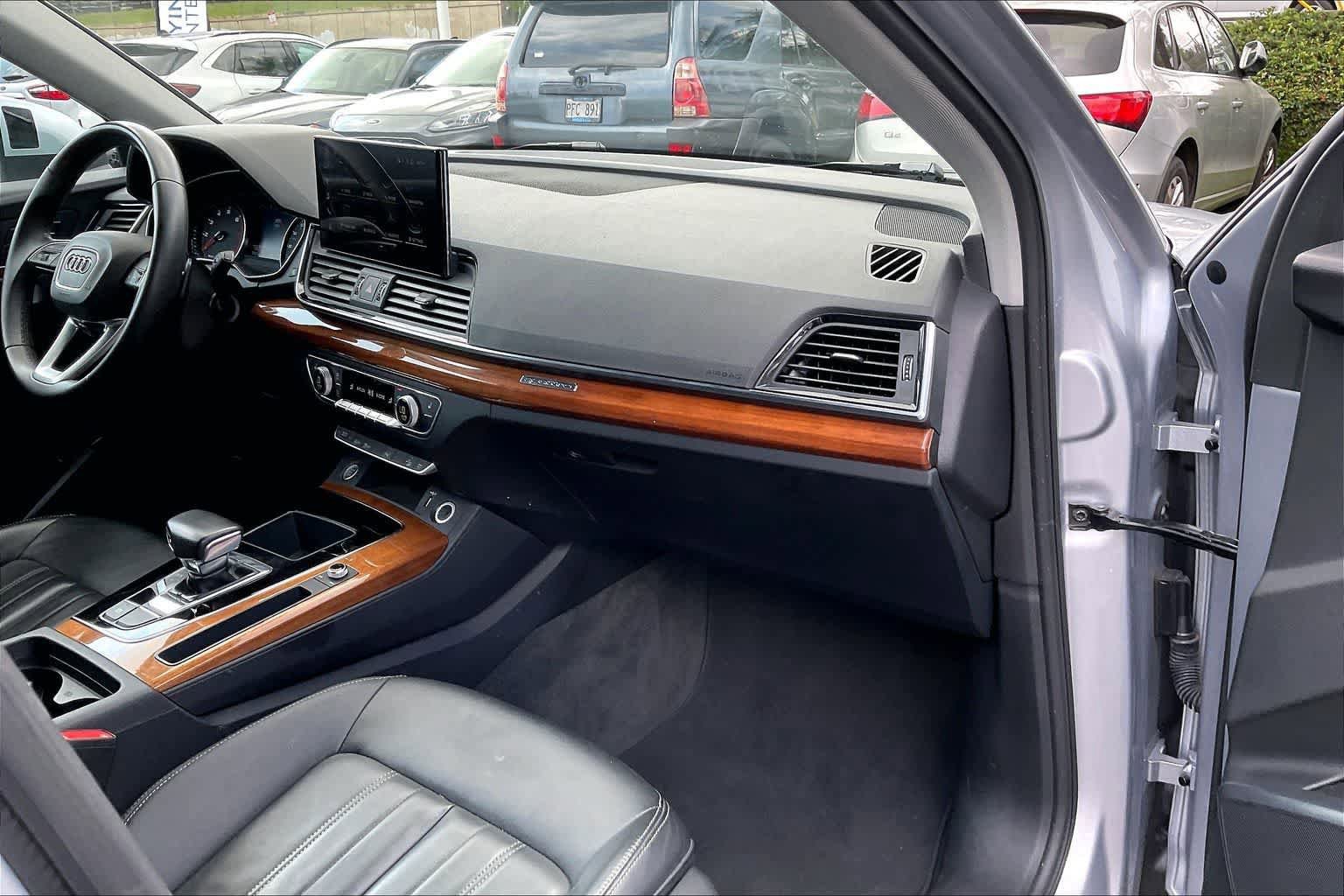 Used 2023 Audi Q5 2.0T Premium w/ Convenience Package AWD/4WD image 23