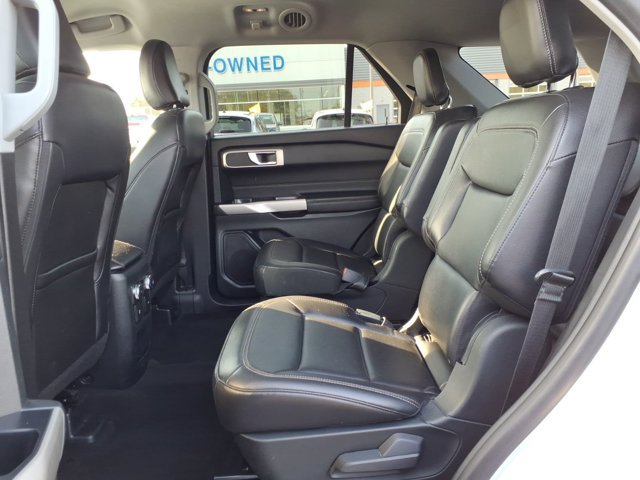Certified 2021 Ford Explorer XLT w/ Equipment Group 202A AWD/4WD image 9