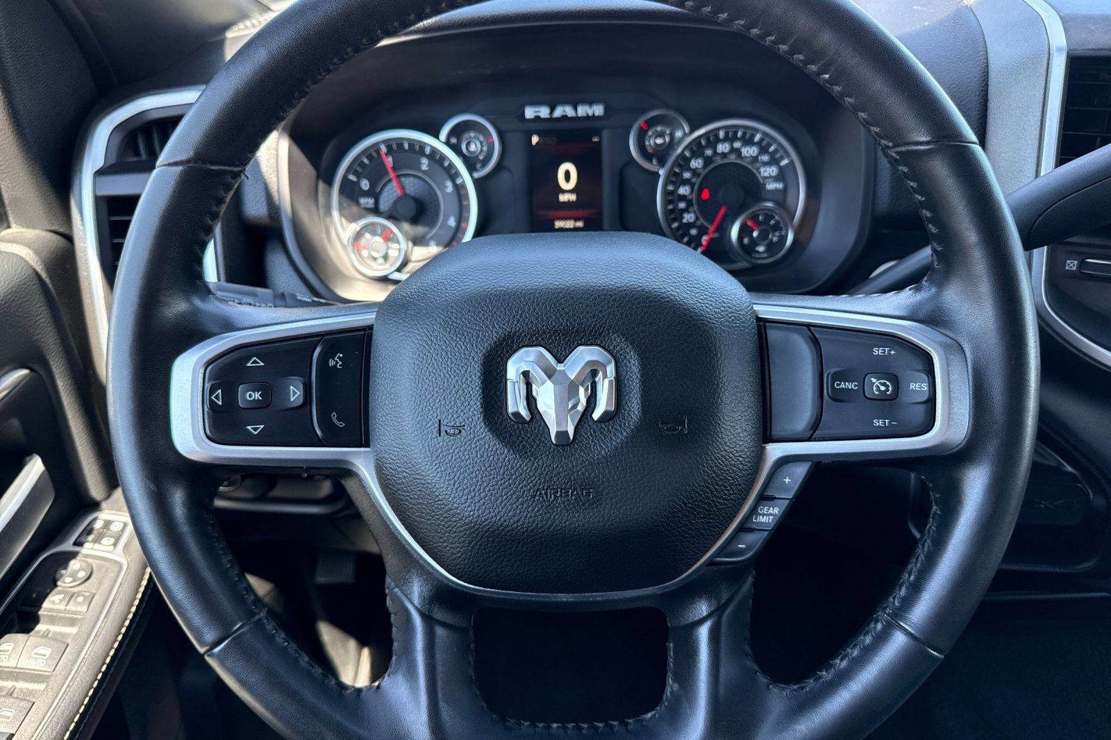 Used 2024 RAM 3500 Big Horn AWD/4WD image 23