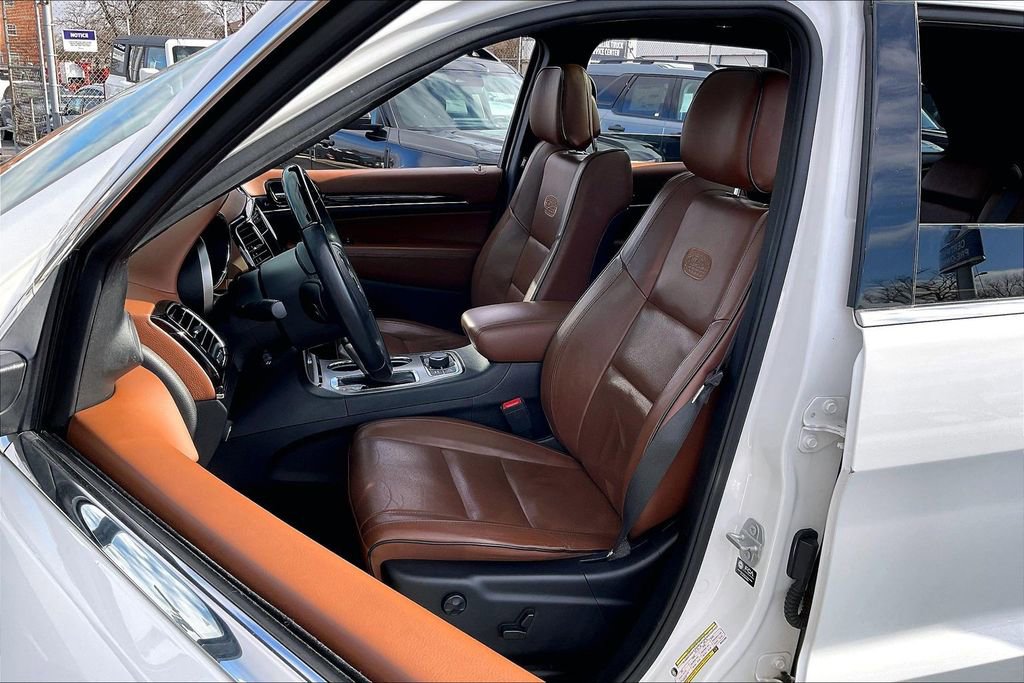 Used 2021 Jeep Grand Cherokee Overland AWD/4WD image 23