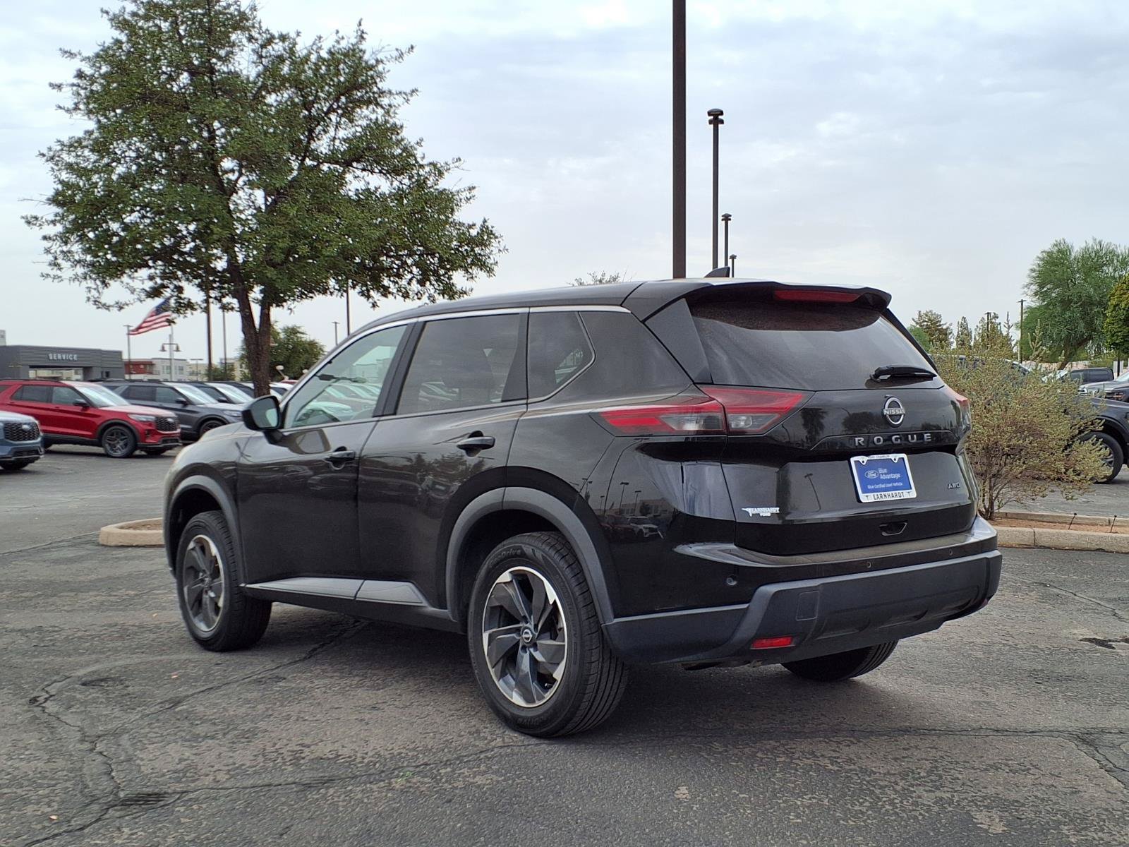 Used 2025 Nissan Rogue SV AWD/4WD image 4