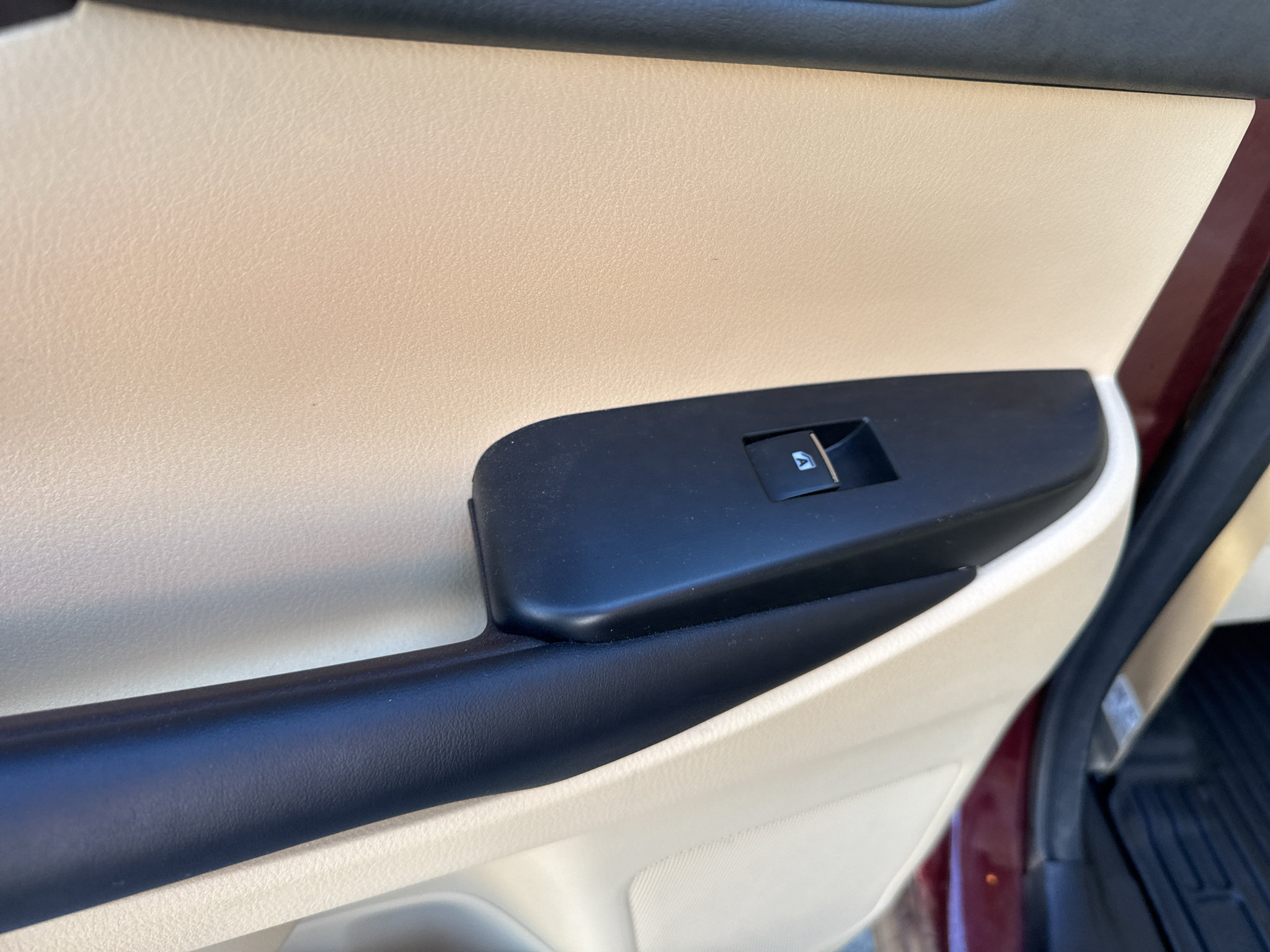Used 2017 Toyota Highlander Limited FWD image 25