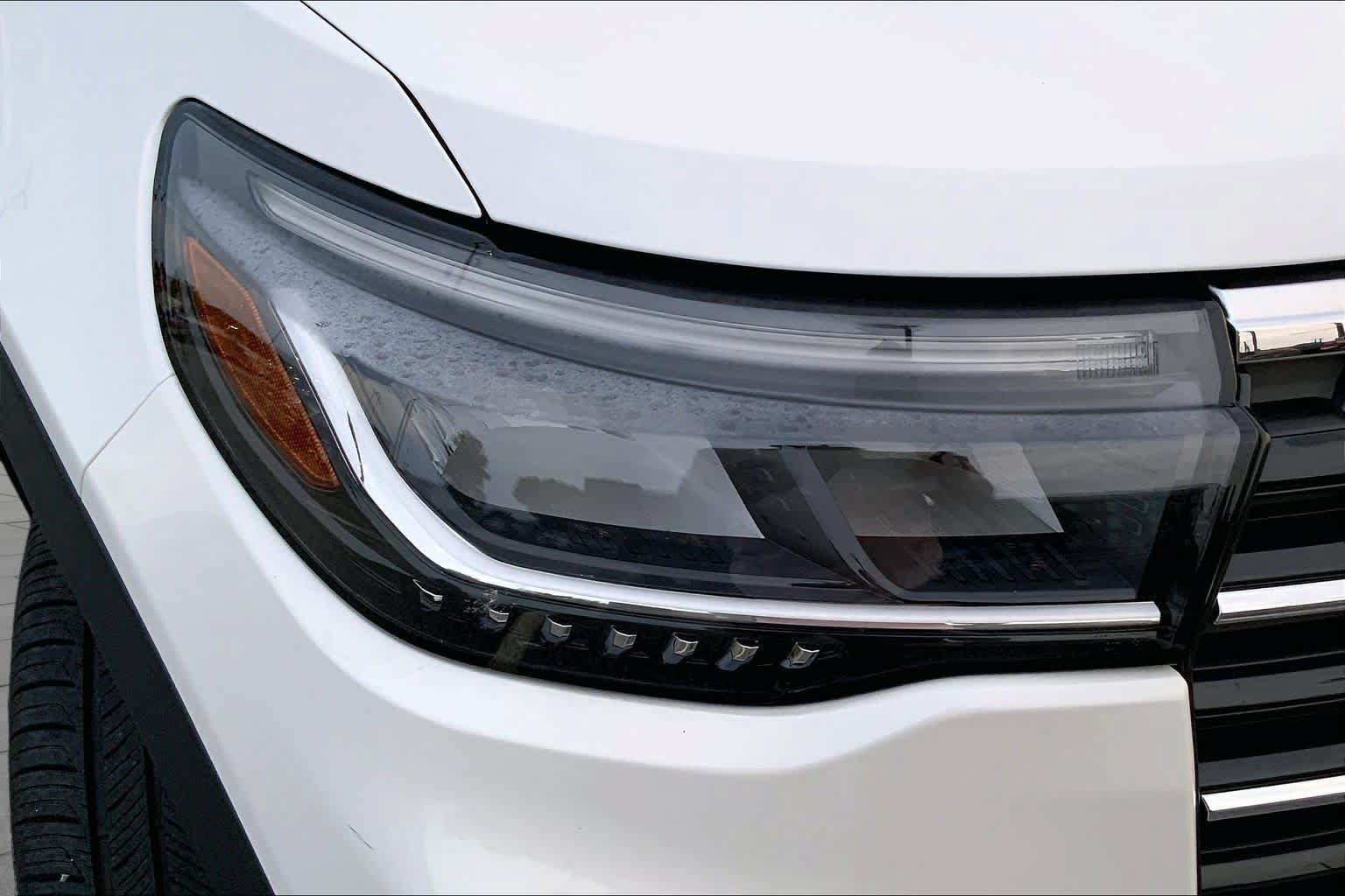Certified 2025 Ford Explorer Active w/ Active Comfort Package RWD image 26