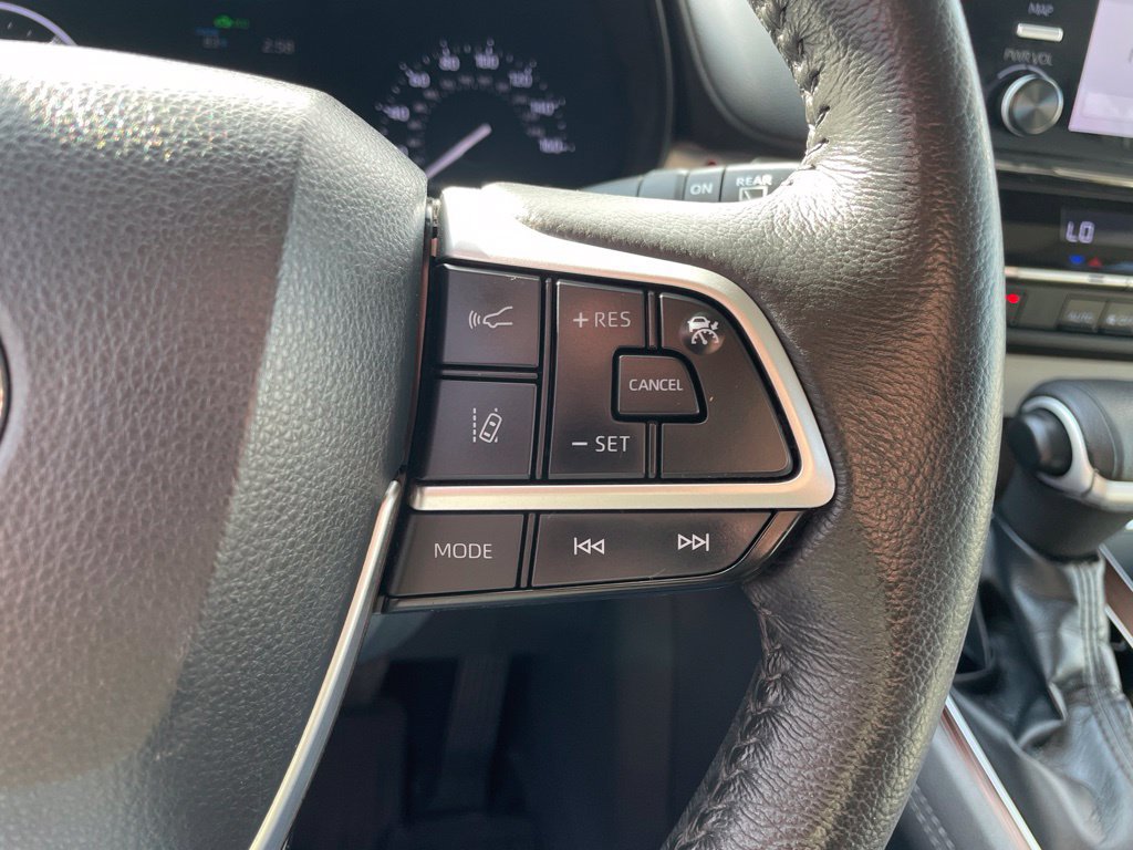 Used 2023 Toyota Sienna XLE AWD/4WD image 29