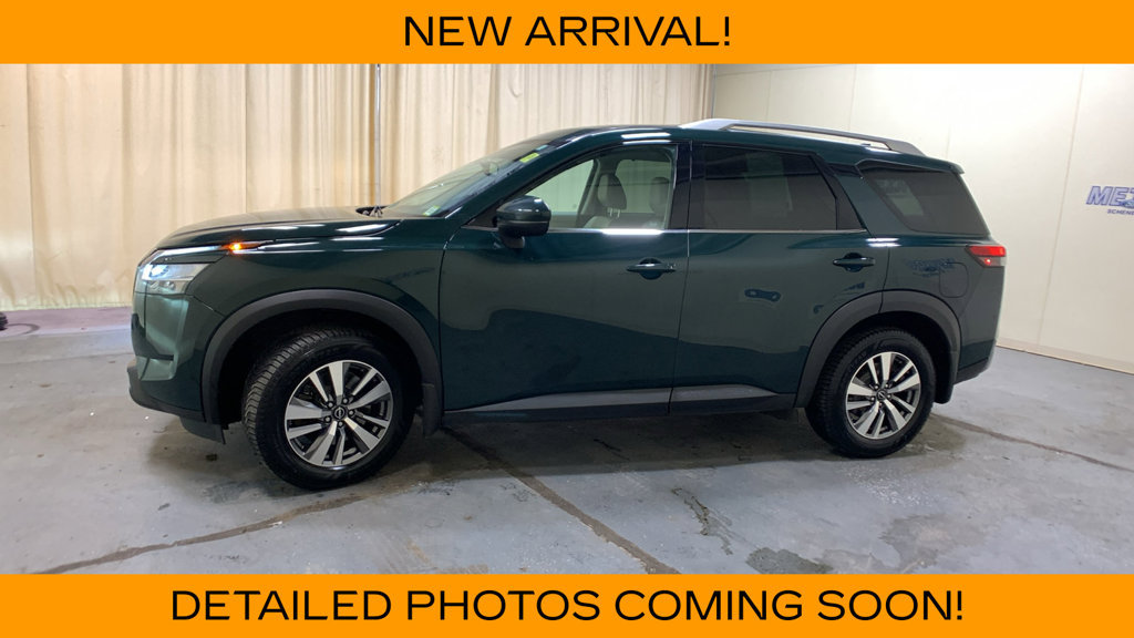 Used 2022 Nissan Pathfinder SL w/ SL Black Package AWD/4WD image 6