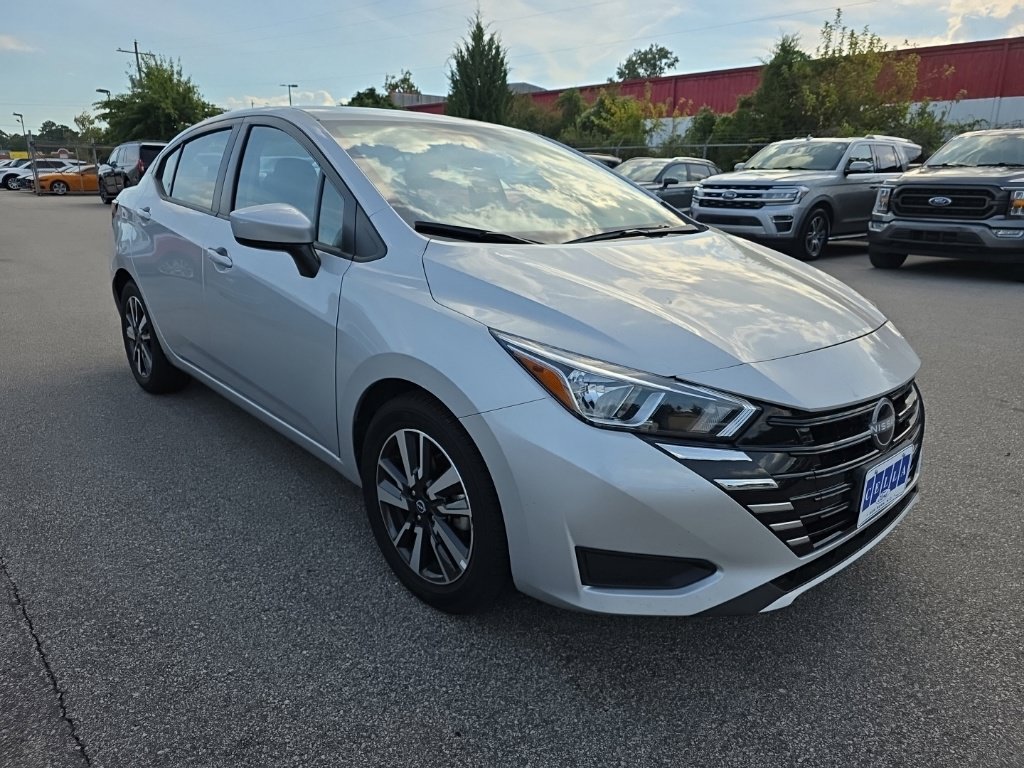 Used 2024 Nissan Versa SV FWD image 2