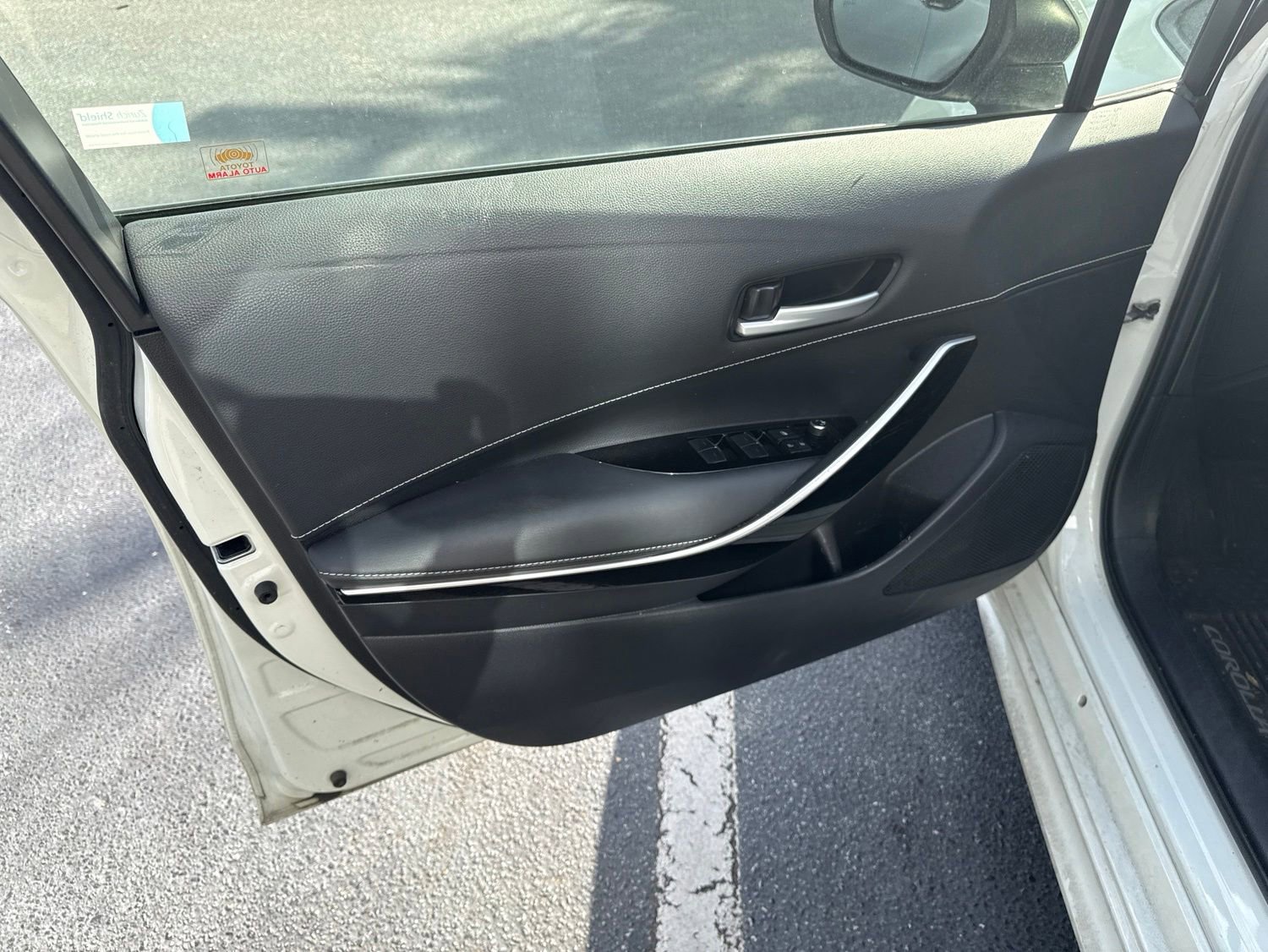Used 2019 Toyota Corolla XSE FWD image 13