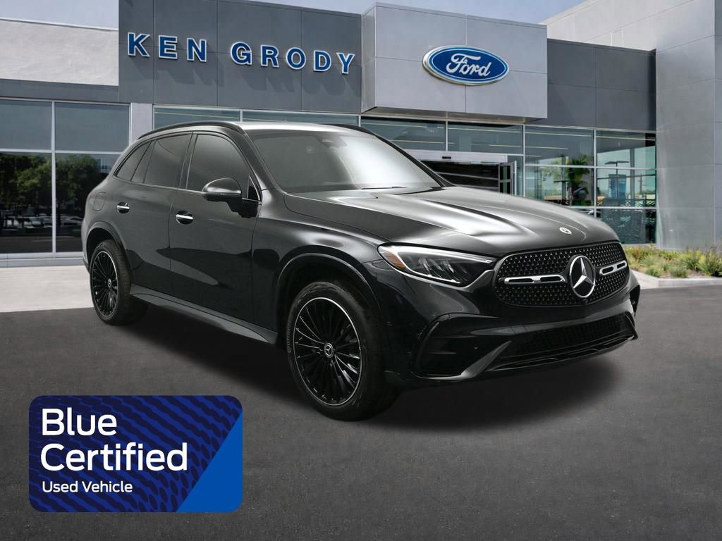 Used 2025 Mercedes-Benz GLC 300 image 1