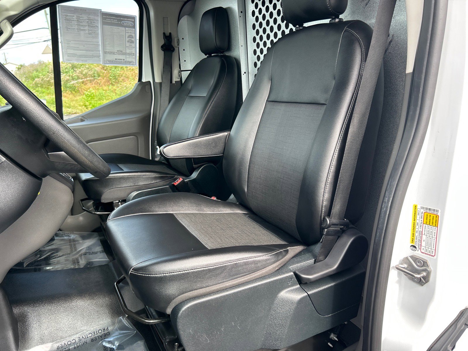 Certified 2023 Ford Transit 250 Low Roof RWD image 4