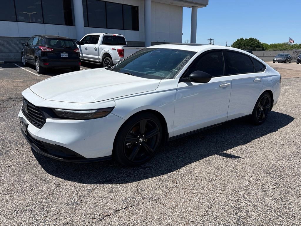 Used 2023 Honda Accord Sport image 3