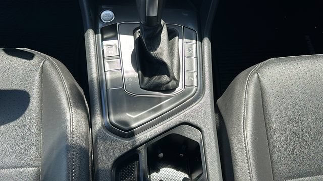 Used 2020 Volkswagen Tiguan SE R-Line FWD image 23
