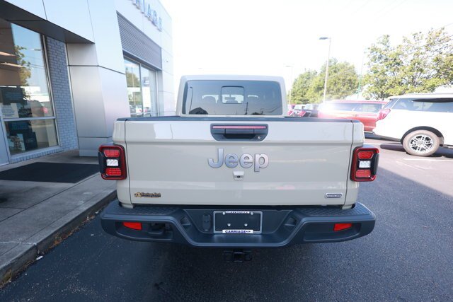 Used 2022 Jeep Gladiator Overland w/ Popular Equipment Package AWD/4WD image 6