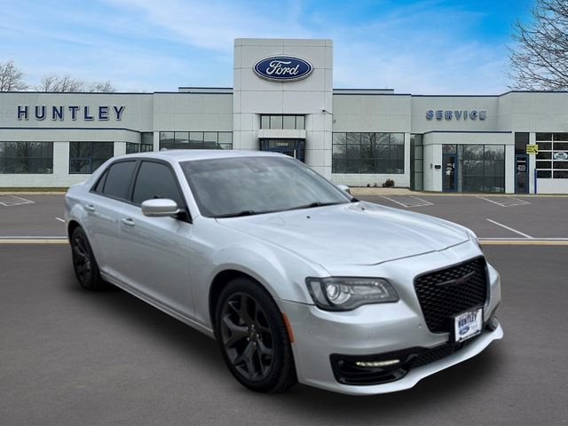 Used 2021 Chrysler 300 S w/ S Model Appearance Package RWD image 3