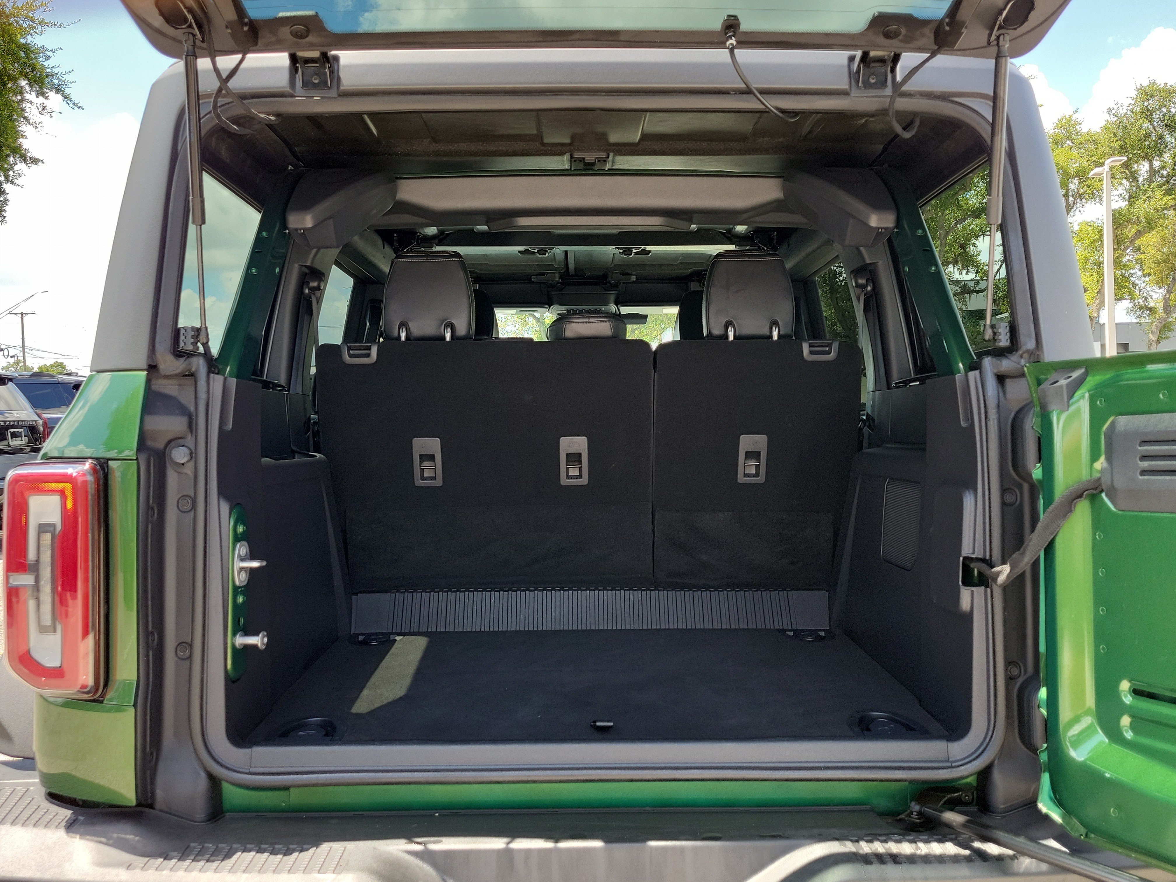 Certified 2025 Ford Bronco Badlands AWD/4WD image 9