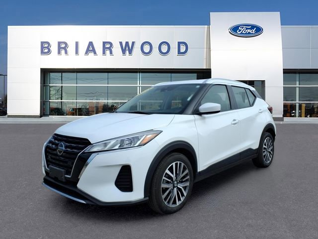 Used 2021 Nissan Kicks SV image 1