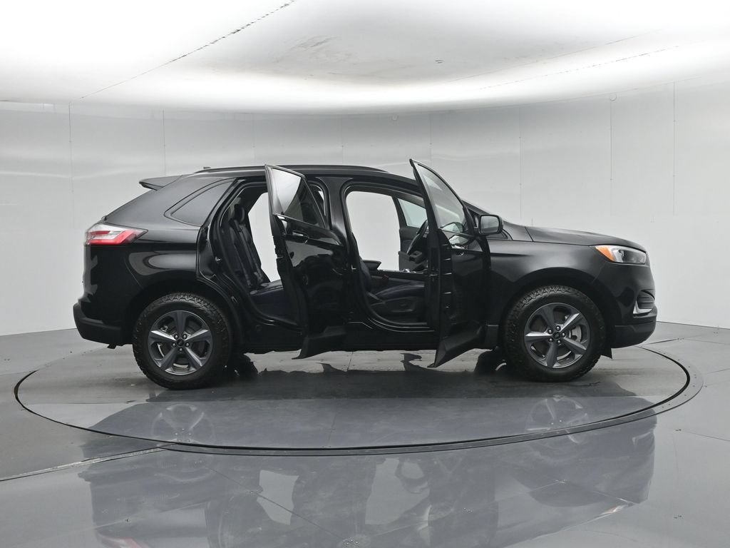 Certified 2024 Ford Edge SEL w/ Sport Appearance Package AWD/4WD image 4