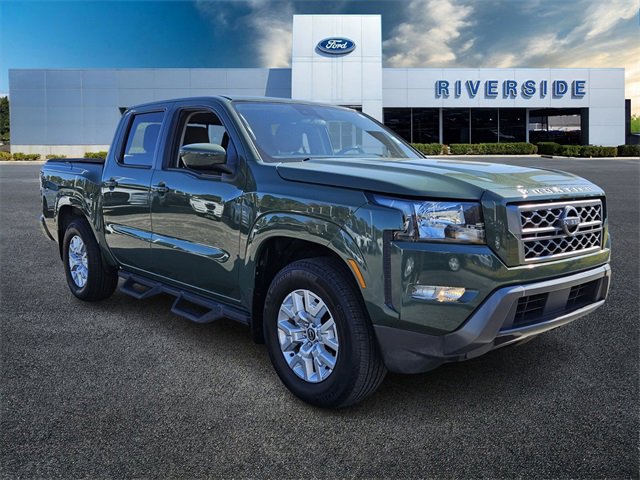 Used 2022 Nissan Frontier SV image 1