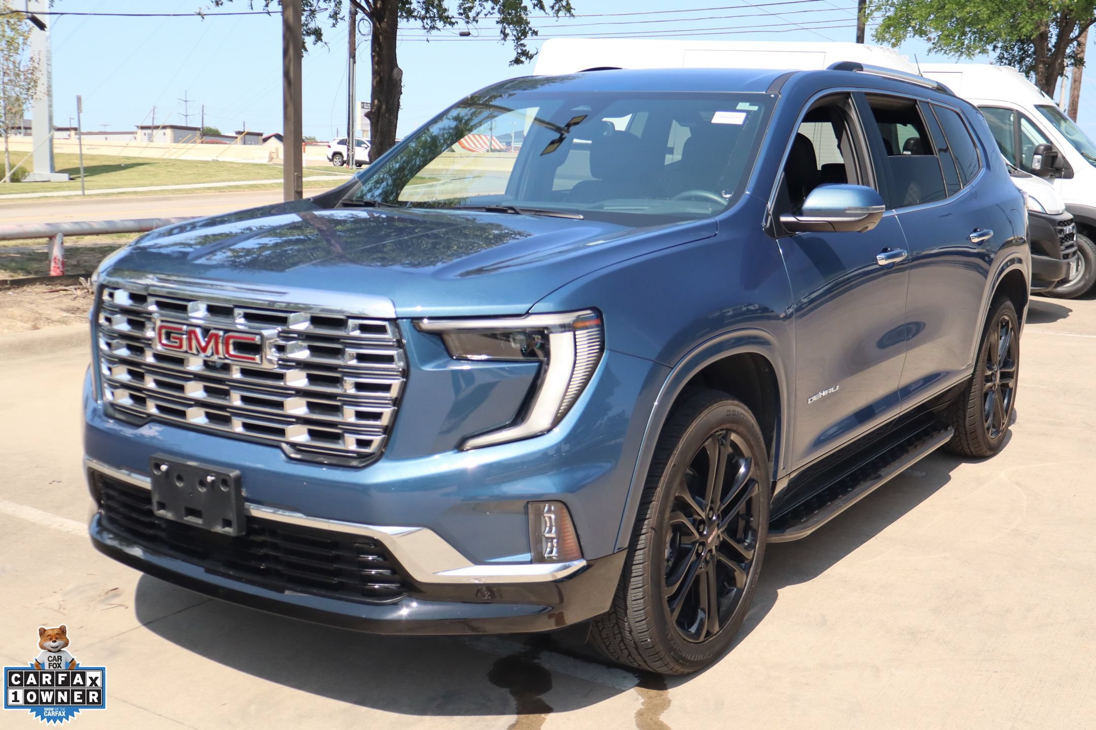 Used 2025 GMC Acadia Denali w/ LPO, Floor Liner Package FWD image 8