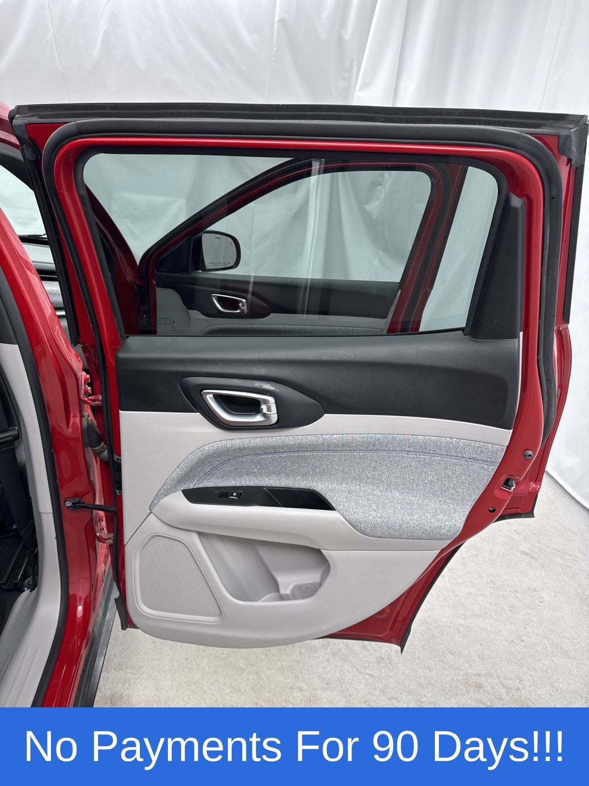 Used 2023 Jeep Compass Latitude image 33