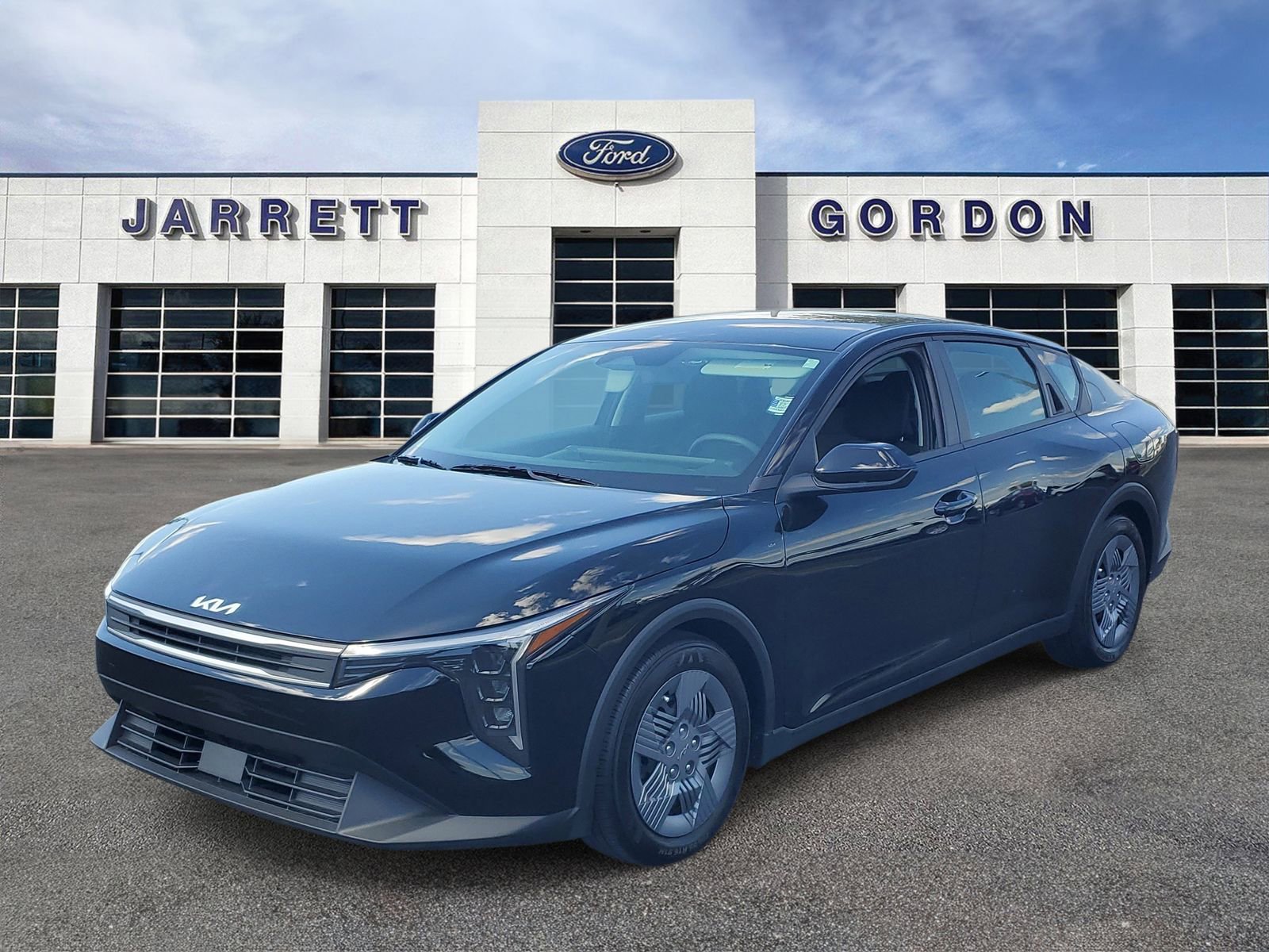 Used 2025 Kia K4 LX image 2